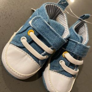 Baby Gap 0-3 months baby boy shoes